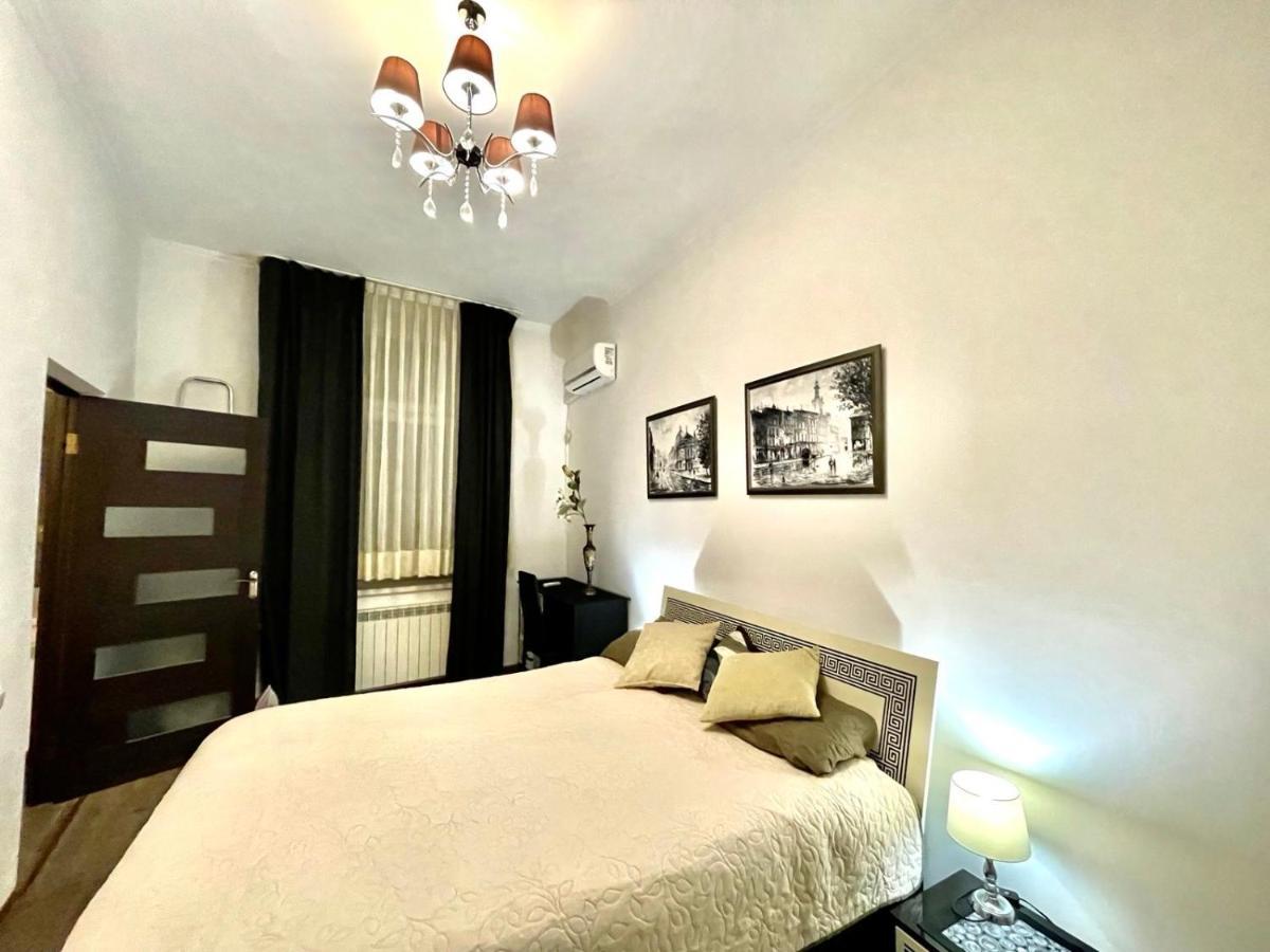 V&O Whitechocolateapt 800 M To Opera Lviv Exterior foto