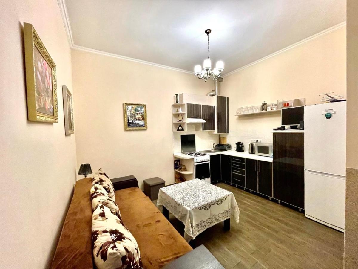 V&O Whitechocolateapt 800 M To Opera Lviv Exterior foto