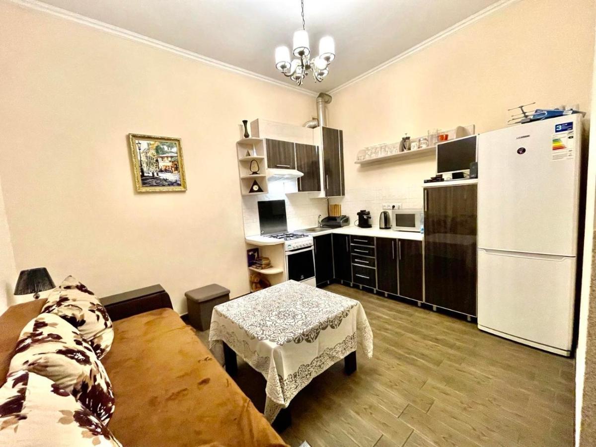 V&O Whitechocolateapt 800 M To Opera Lviv Exterior foto