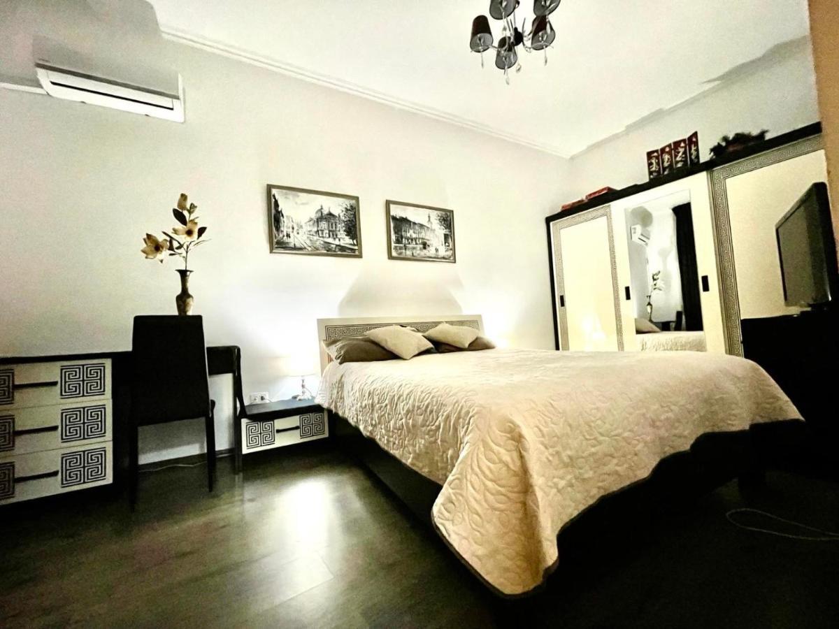 V&O Whitechocolateapt 800 M To Opera Lviv Exterior foto