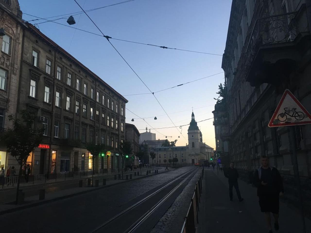 V&O Whitechocolateapt 800 M To Opera Lviv Exterior foto